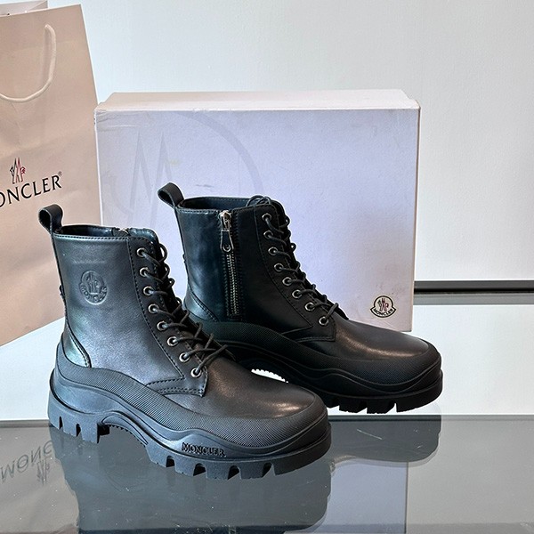 Moncler fake LARUE treck laced up boots zip up boots moc71140
