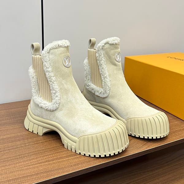 Latest and stylish Louis Vuitton Ruby Line Ankle Boots Replica 1AC7AV