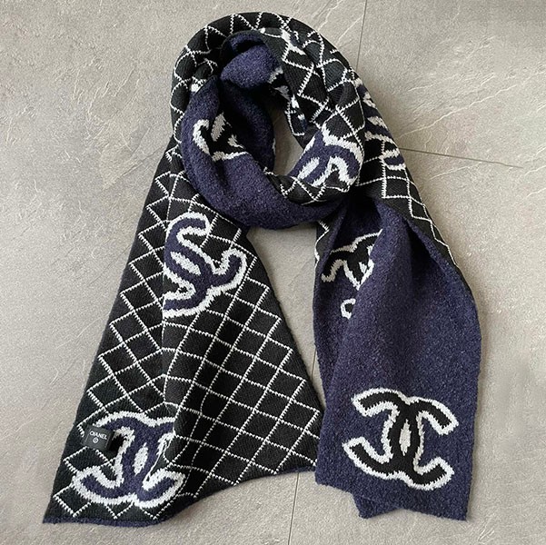 Sold out Chanel Replica Coco Mark Reversible Scarf shf20587