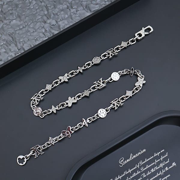 ★Safe shipping with tracking Louis Vuitton Grade N Necklace Daisy Flower x Monogram Craggy M01880