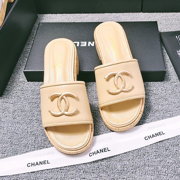 New design fake Chanel mules lambskin logo sandals shu25331
