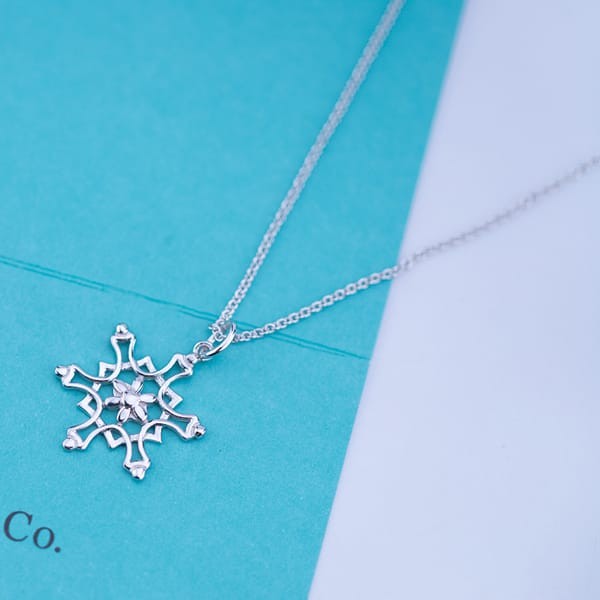 Sold out Tiffany Snowflake Necklace Replica AG925 Tin75461