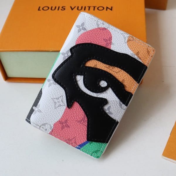 I definitely want this! Louis Vuitton Organizer de Poche Wallet Replica M82575
