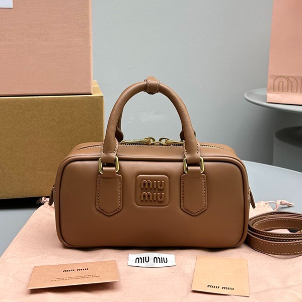 Sold out and popular ☆ Elegant Miu Miu leather top handbag copy myg82936