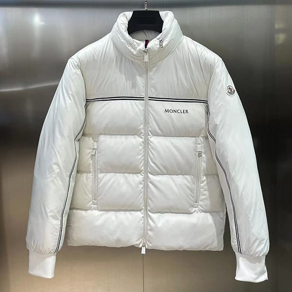 Convenient Moncler Down Jacket Replica Logo Short moi32105