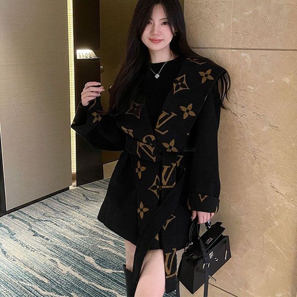 Immediate delivery Louis Vuitton hooded coat replica reversible vuz60855