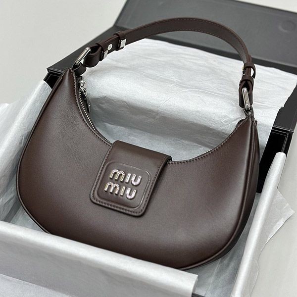 Immediate delivery Miu Miu leather top handle bag myo57370