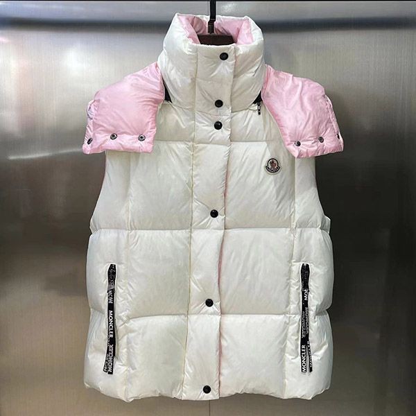 Sure to sell out Moncler hooded down vest replica moq78597