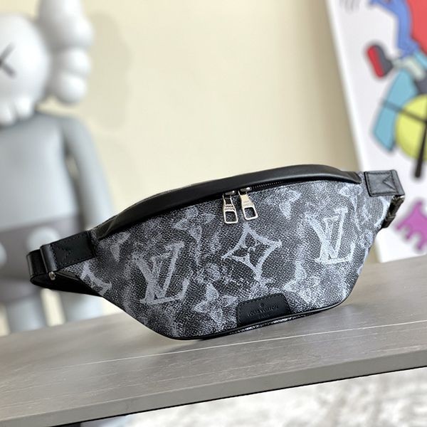 Attention ★ Louis Vuitton Pastel Fake Discovery Bum Bag vux31316
