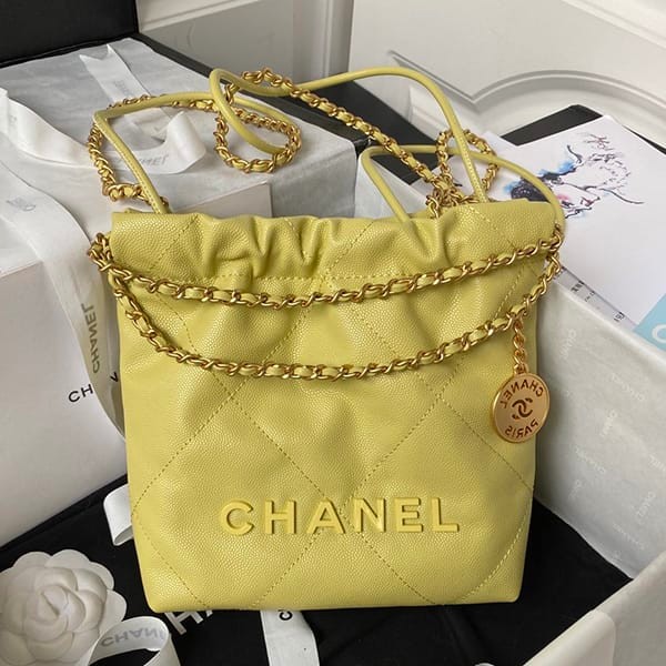 I definitely want it! Chanel replica 22 mini handbag shoulder bag shs07029