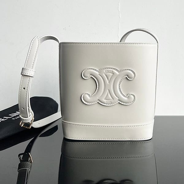 ★Tracked shipping for peace of mind Celine Cuir Triomphe Small Bucket Bag Fake Cev41600