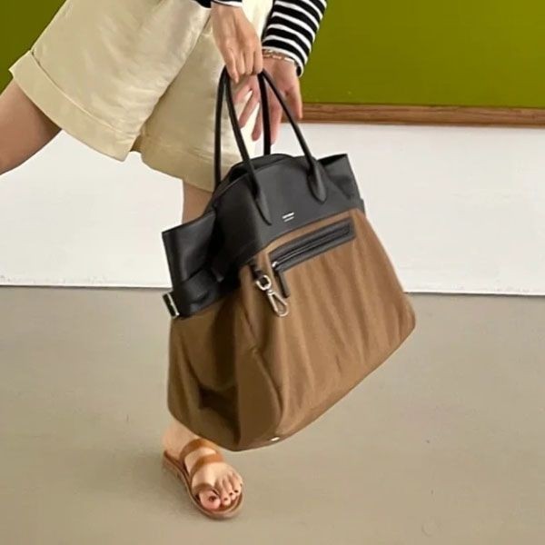 I definitely want it! THE ROW fake Margaux 17 inside-out nylon bag W1318W256BLPL