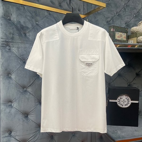Attention-grabbing! Replica Prada logo T-shirt with pocket and short sleeves puw06805