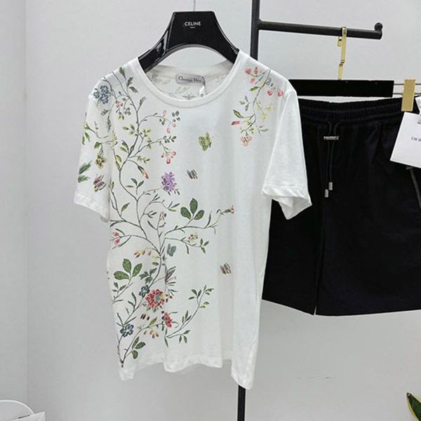 Popular all over the world? Dior Iconic T-shirt Replica dea12497