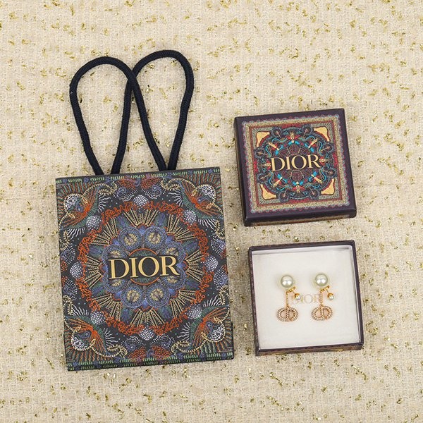 Immediate shipping Dior TRIBALES "CD" signature earrings replica del15516