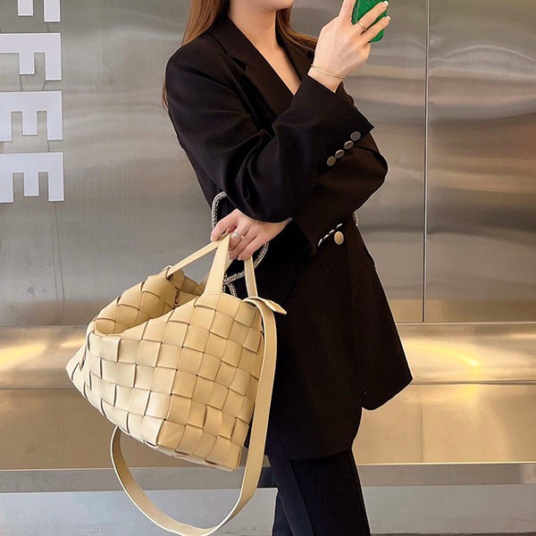 Bottega Veneta Replica Bowling Cassette Bag BOP62114