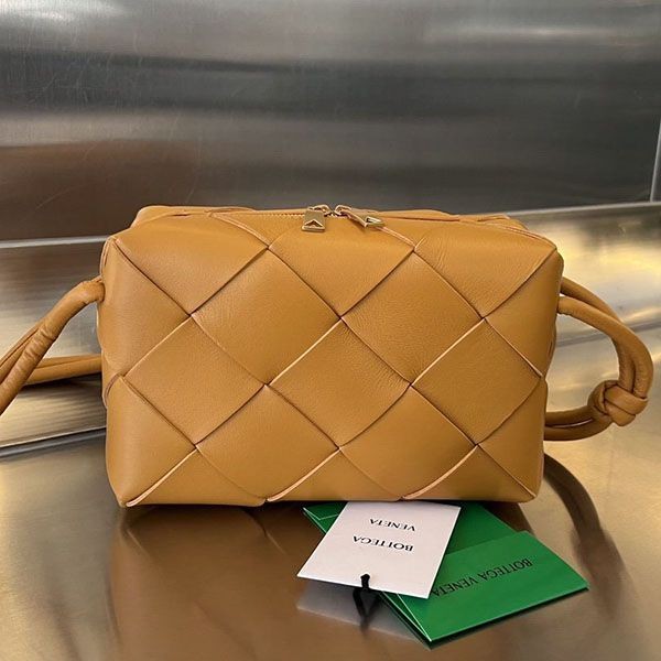 Free shipping Bottega Cassette Small Shoulder Bag Replica bok85989