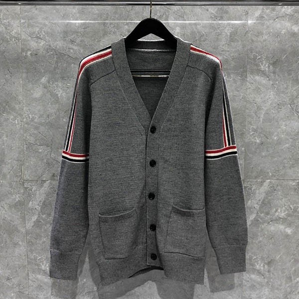 World-famous? Thom Browne Classic V-neck Cashmere Cardigan Replica toi63030